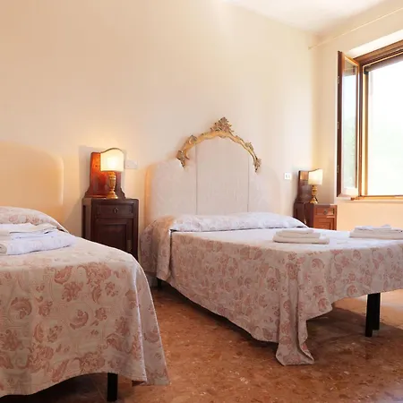 Santa Chiara Villa Capodacqua (Assisi)